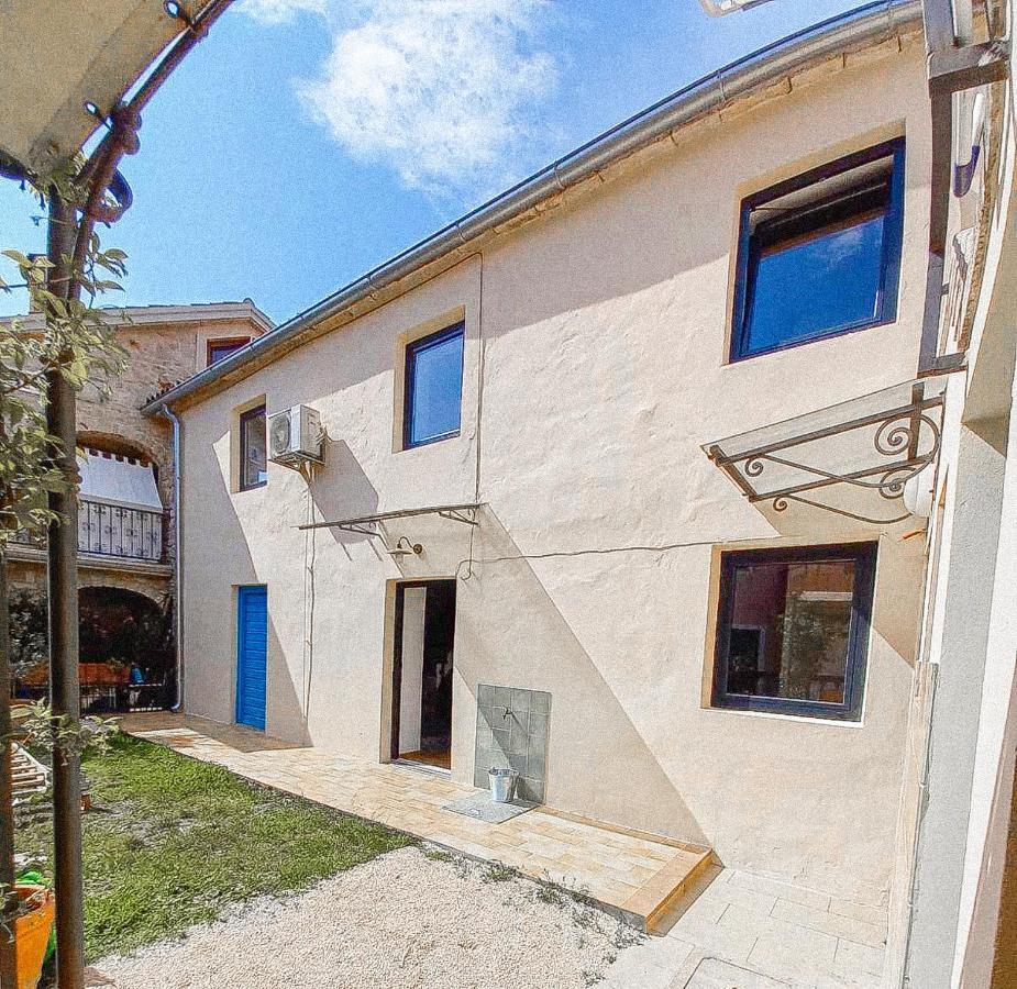 Apartment Muretto Basanija Exterior photo
